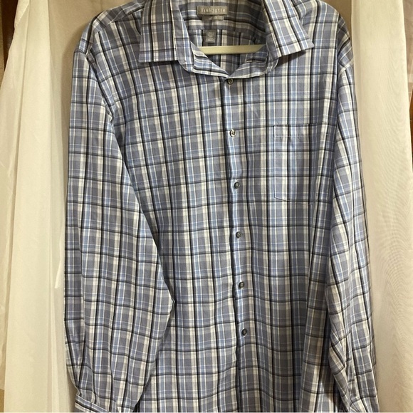 Van Heusen fitted button down shirt - Picture 5 of 6